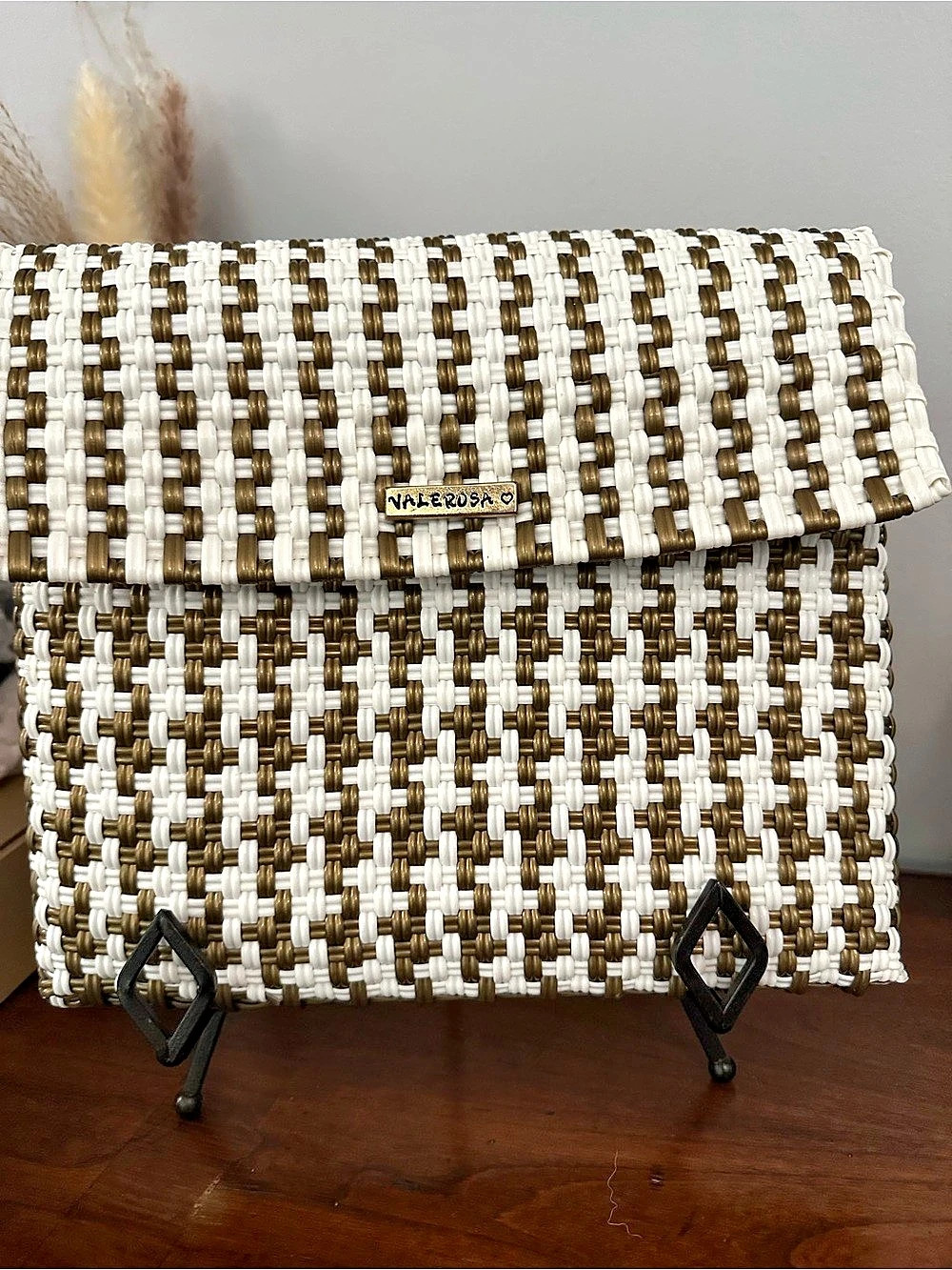 Valerosa Handwoven Clutch White & Brown